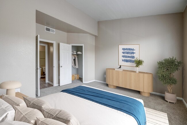 Dormitorio con vestidor