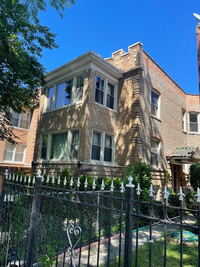 Photo - 4829 N Central Park Ave Unidad 1