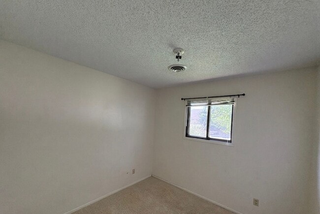 Photo - Charming 3-bedroom Home in Wamego close to West Elementary School