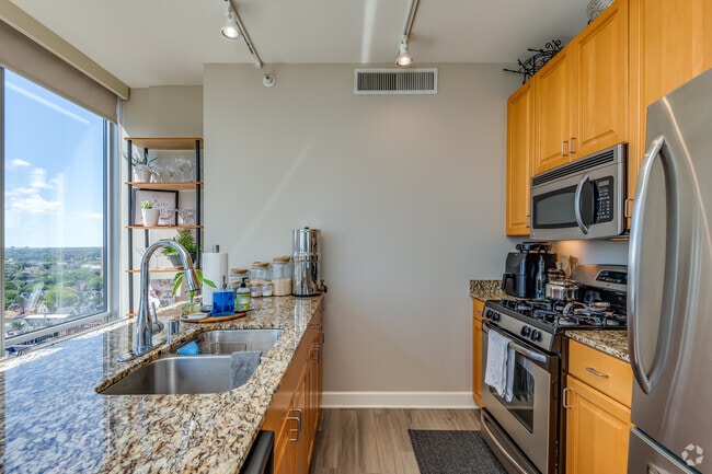 2 BR, 2 BA - 1,649SF