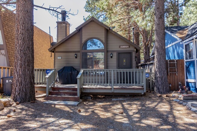 Cozy Home for Rent in Big Bear City - Cozy Home for Rent in Big Bear City