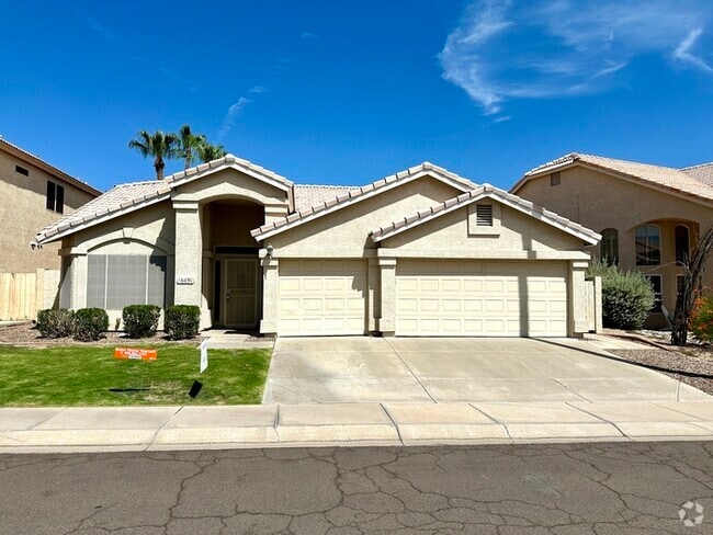 Building Photo - Gated Fairways at the Foothills home w/a 3...