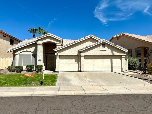 Gated Fairways at the Foothills home w/a 3... - Gated Fairways at the Foothills home w/a 3...