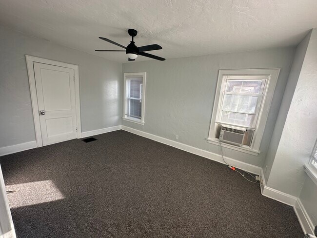 Photo - 7008 Plainfield Rd