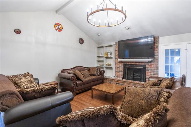 Building Photo - 857 Chaucer Dr