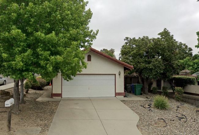 Photo - 2356-2356 Bushnell St Unidad 2320