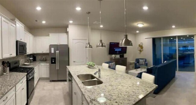 Photo - 7132 Oakmoss Loop