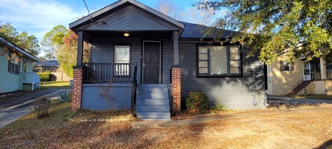Building Photo - 411 Pinecrest Dr