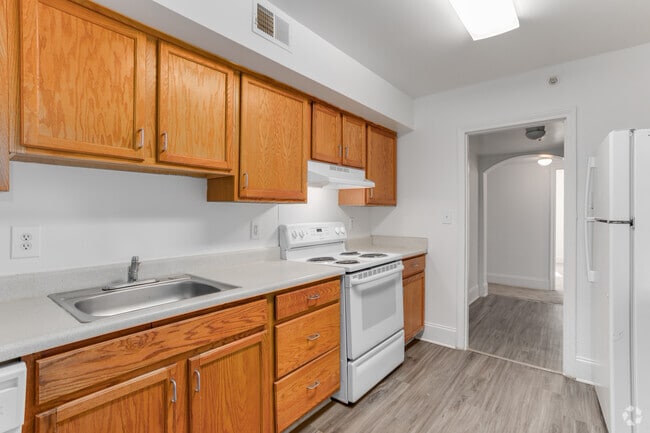 3BR, 1BA - 1,050SF - Kitchen