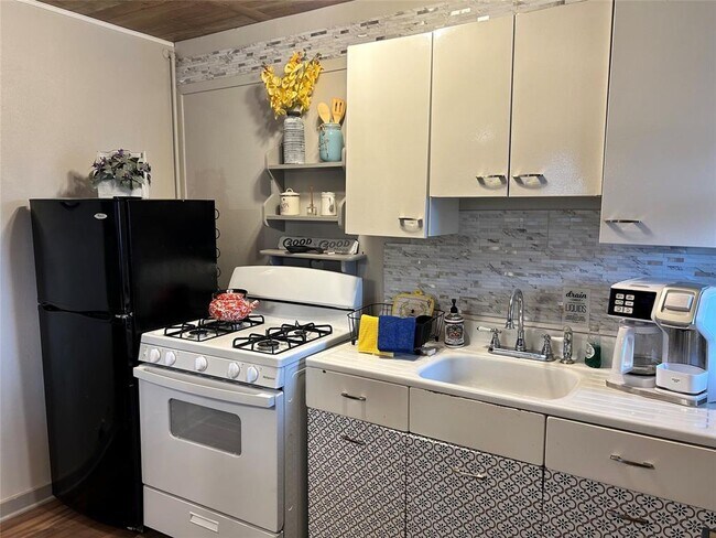 Photo - 161 Alexander Dr Unit 8