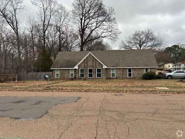 Building Photo - 2498 Kenwood Ln Rental