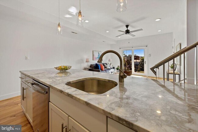 Photo - 3325 11th St NW Unit 7