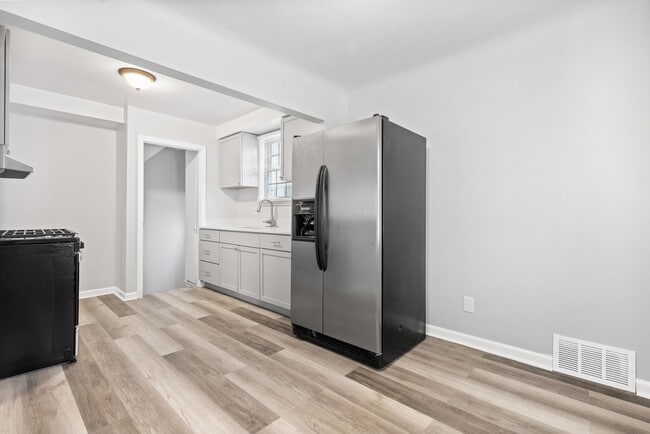 Photo - 1862 Keppen Blvd