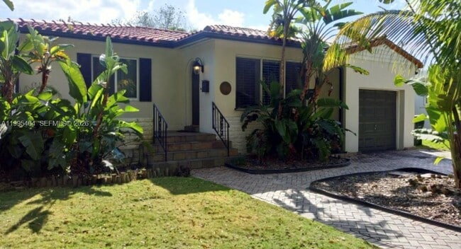 Building Photo - 5718 SW 48th St