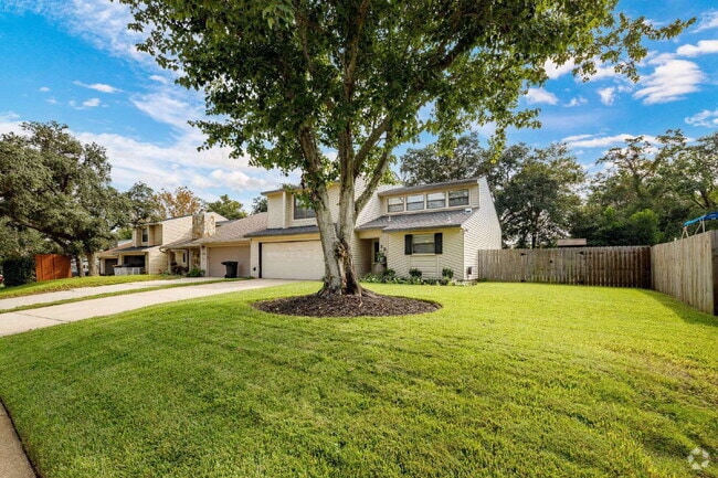 Building Photo - "Charming and Updated 3-Bed end unit townh... Rental
