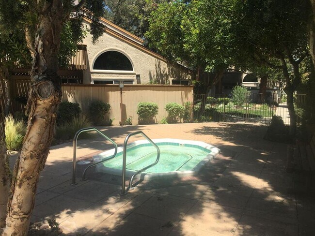 Photo - Quaint 1 bed 1 bath unit in Sequoia Village! Unit 302