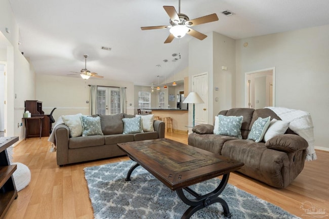 Photo - 3159 Hickory St