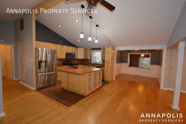 1066 Broadview Dr