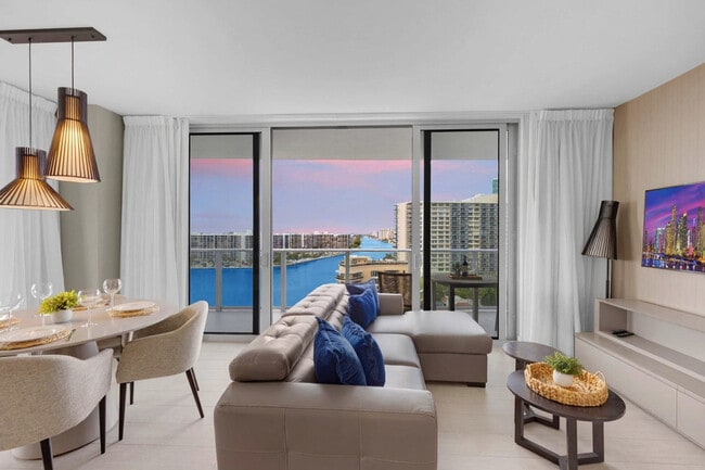 Building Photo - 4010 S Ocean Dr