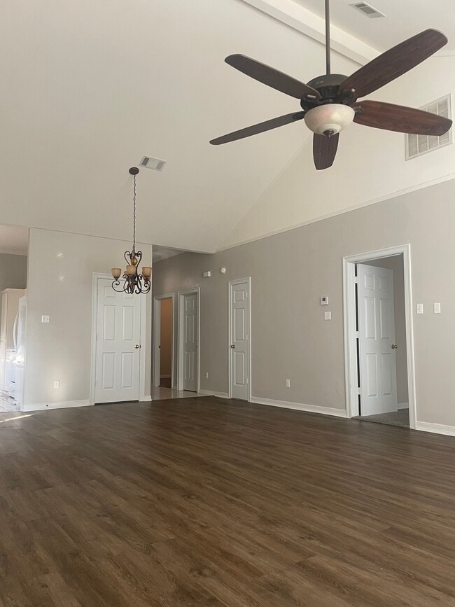 Photo - 2432 Melody Ln