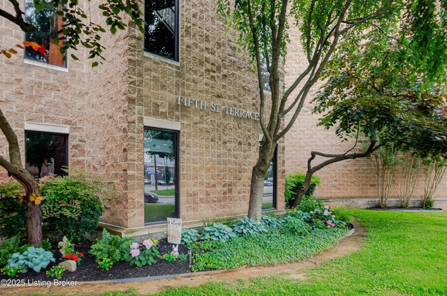 Photo - 900 S 5th St Unit 202