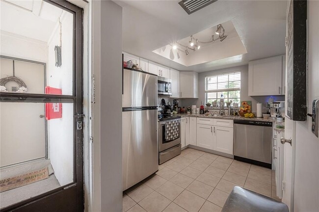 Photo - 8812 Bay Pointe Dr Unit D202