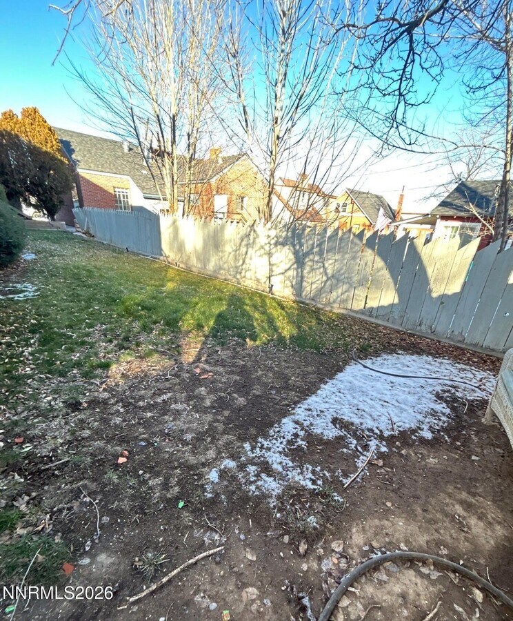 Photo - 218 Mt Rose St Unidad 3