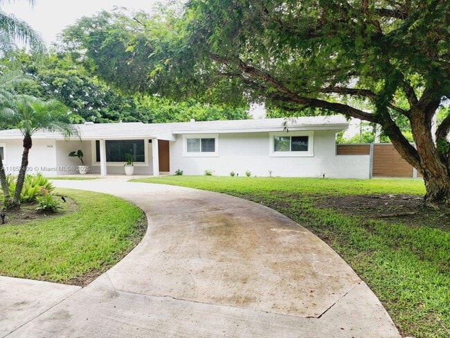 Building Photo - 7425 SW 128th St Rental