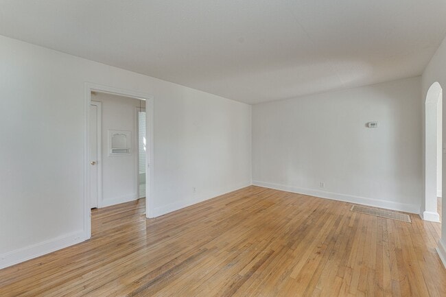 Photo - Beautiful Country Style 2 Bedroom 1.5 Bathroom House