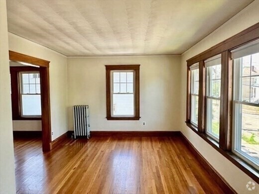 Building Photo - 35 Falmouth Rd Unit #1 Rental