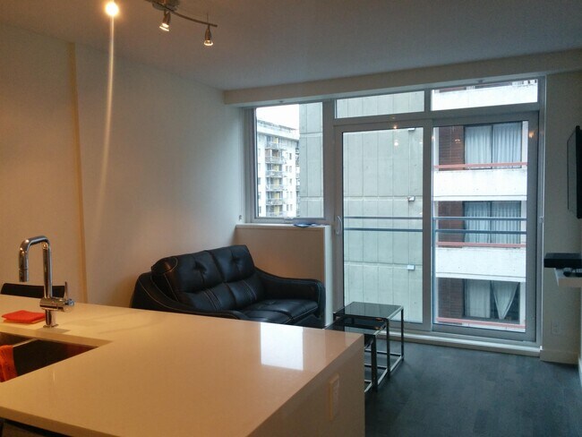 Photo - 1009 Harwood St