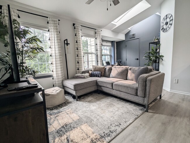Photo - 1301 Wyndham Dr
