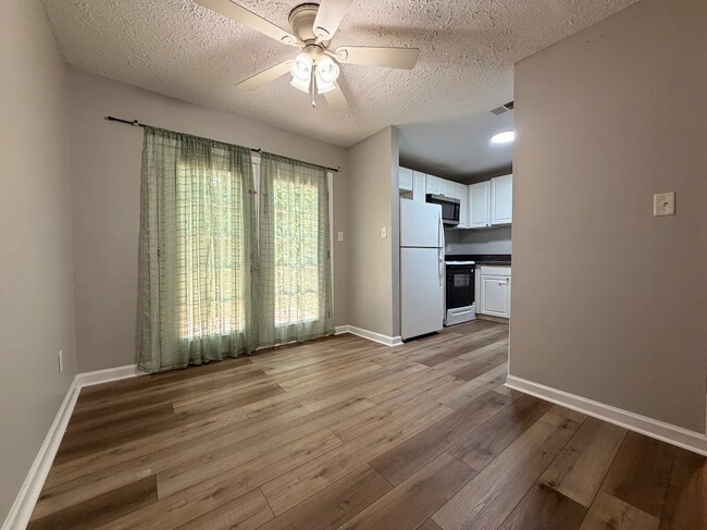 Photo - 205 Rustwood Dr