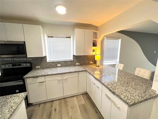 Photo - 140 NW 124th St