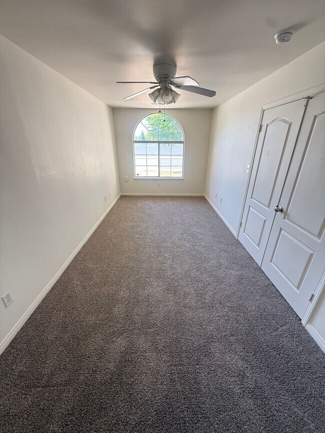 804 Loch Lloyd Ln