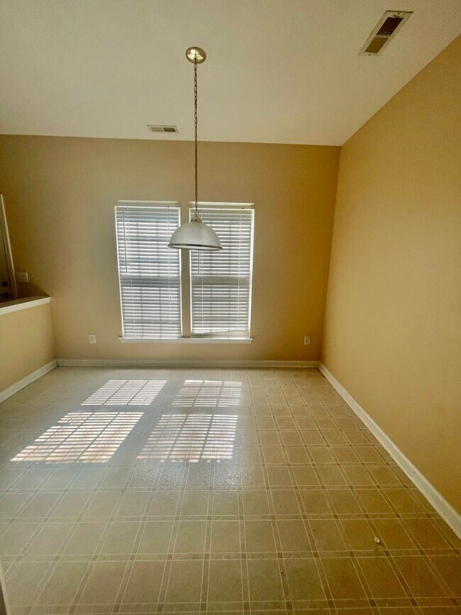 Photo - Beautiful 2 bedroom 2 1/2 bath townhouse close to prosperity church Rd!