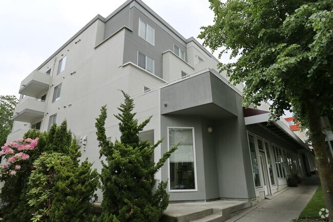 Building Photo - Leilani 2 Rental
