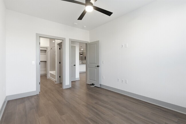 Photo - 1950 Winrock Blvd Unit b2