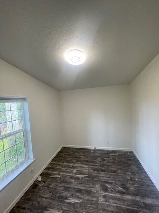 Photo - County Winlock Mobile Home with Oversized Lot