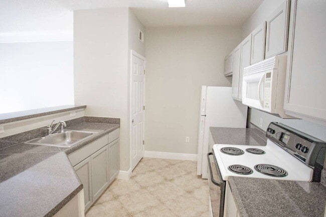 Photo - Gorgeous Condo near beaches, shopping and highways Unit #307