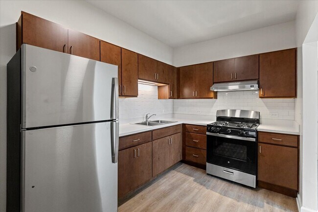 Photo - 900 W Windsor Ave