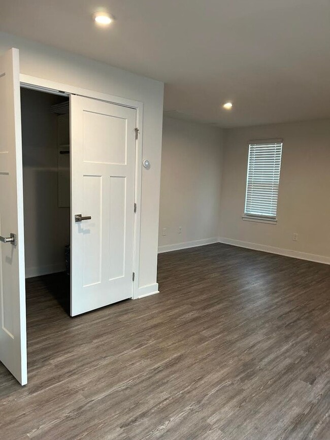 Photo - 3 Bed/2.5 Ba Townhome