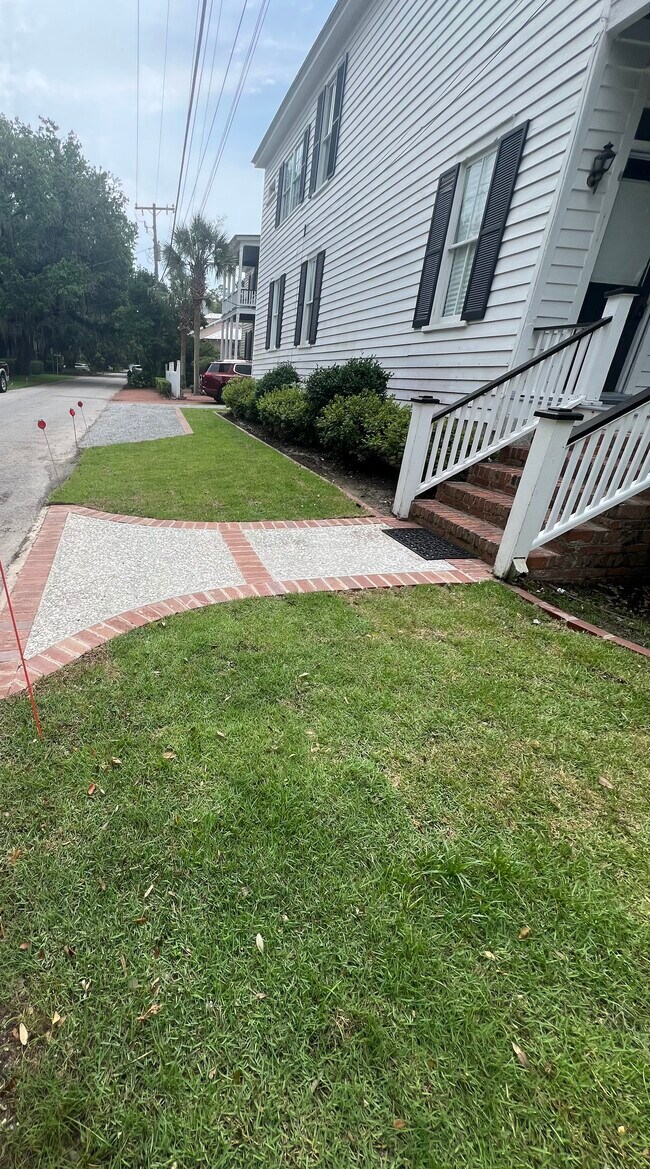 Photo - 611 East St House