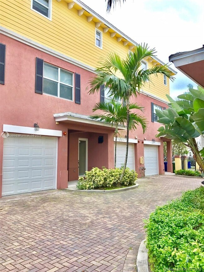 Photo - 1117 SW 1st St Unit #1127