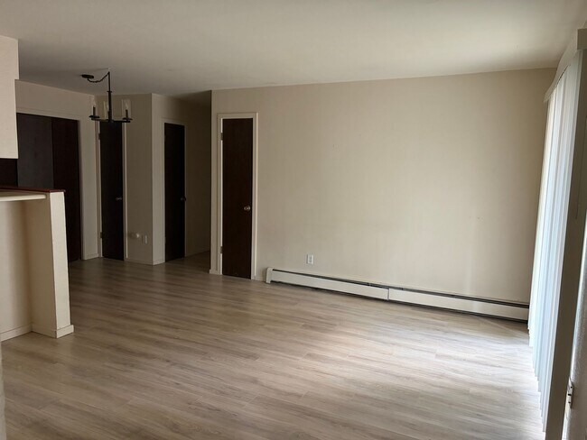 Photo - 2800 Kalmia Ave
