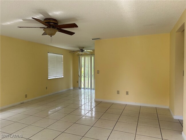 Building Photo - 8 Roanoke Dr Rental