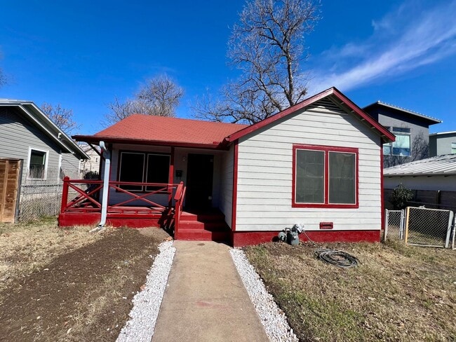 Building Photo - 502 Zennia St