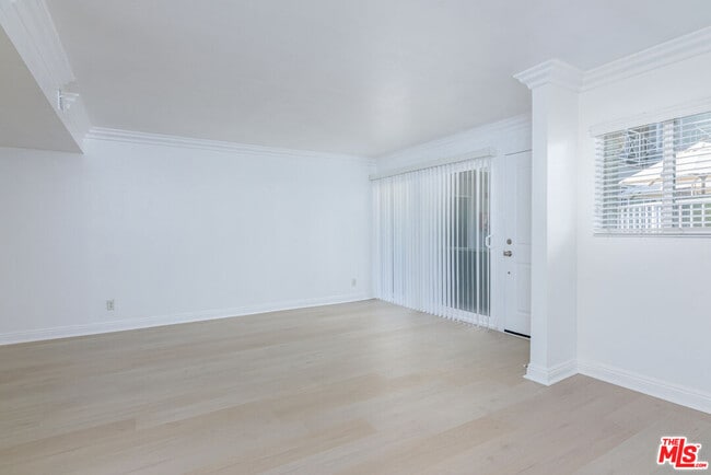 Photo - 355 N Maple St Unit 116