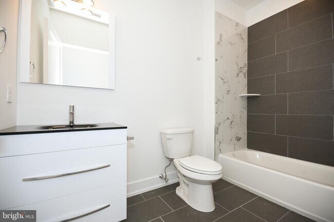 Photo - 6164 Ridge Ave Unit 203