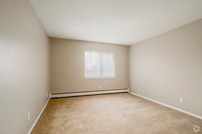 2BR, 1.5BA - 1,050SF - Primary Bedroom